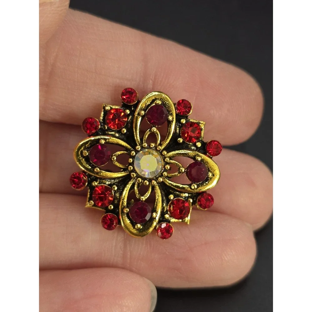 gold-tone red rhinestone flower brooch